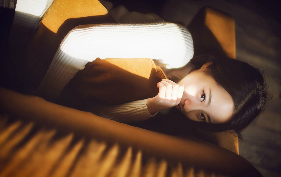 看人挑担不吃力：别人养父母，如何养都是不孝;都做的没自己好。